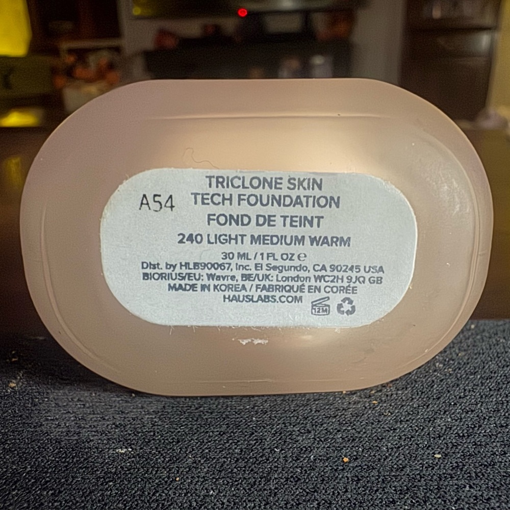 Haus Labs By Lady Gaga Foundation 240 Light Meduim Warm -NWO - Picture 2 of 2